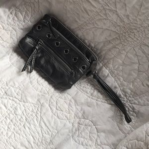 Wristlet with solder strap